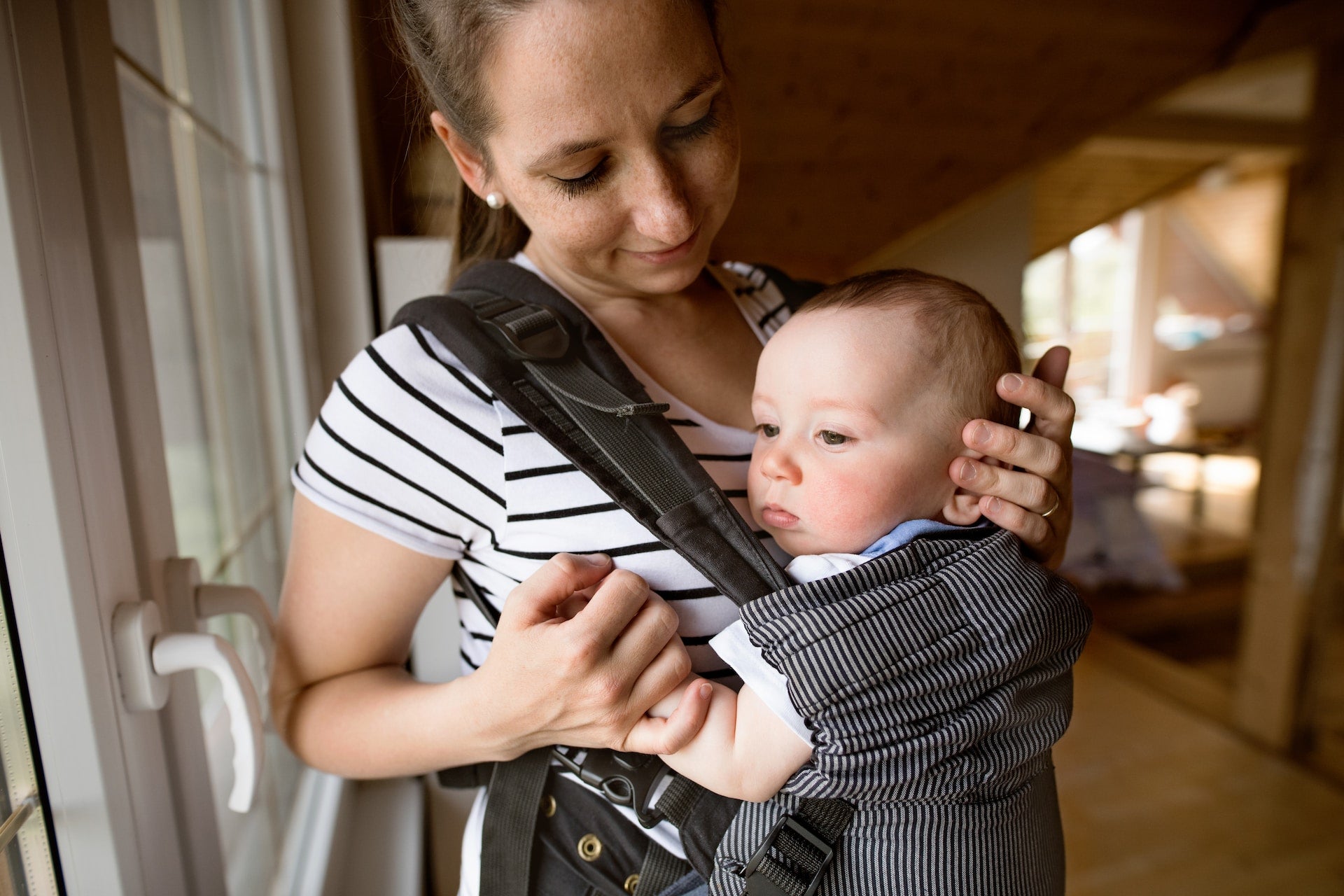 Comfortable Bonding: 7 Benefits of Ergonomic Baby Carriers